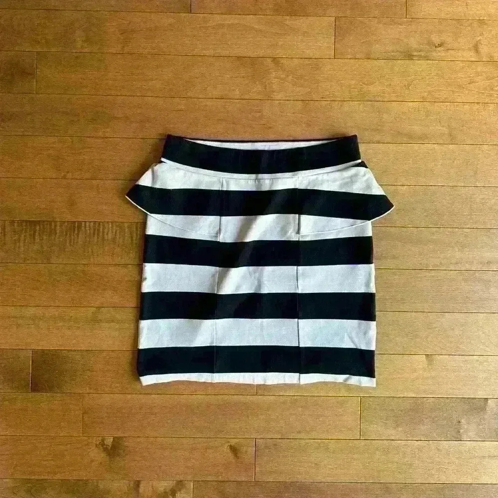 Kensie | Peplum mini striped black and tan skirt size large